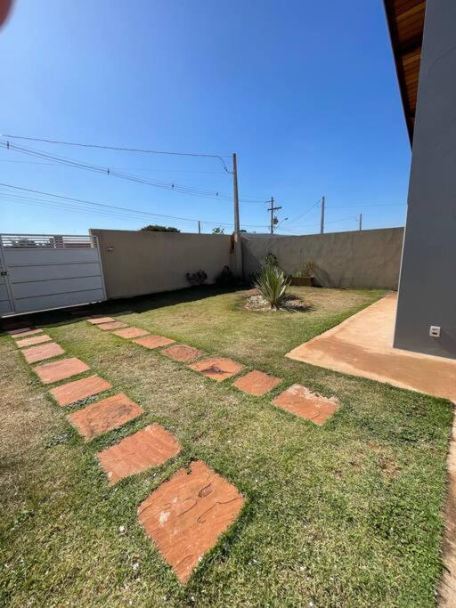 Casa com Piscina e ótimo custo benefício!!