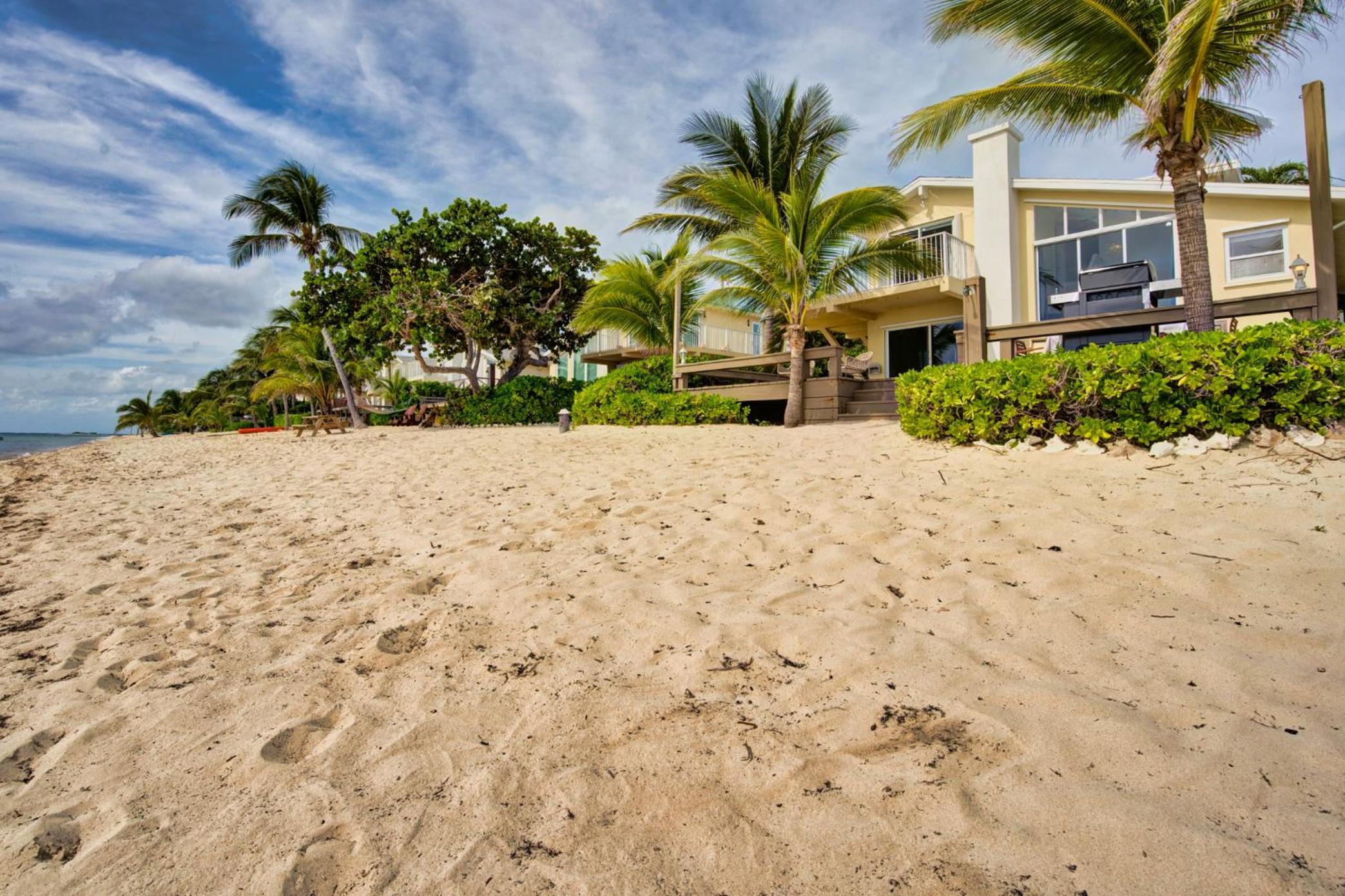 Incredible Beach Front Villa! view 2
