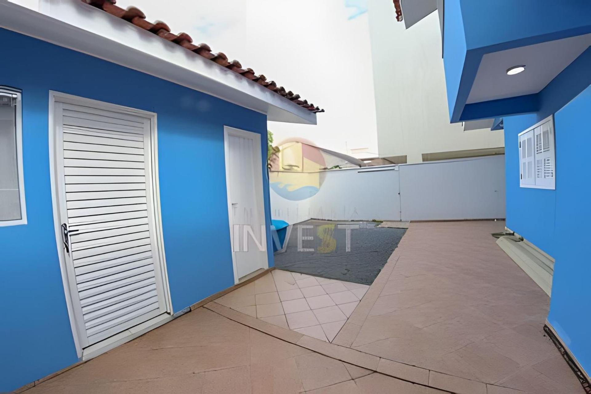 Casa com 04 suítes