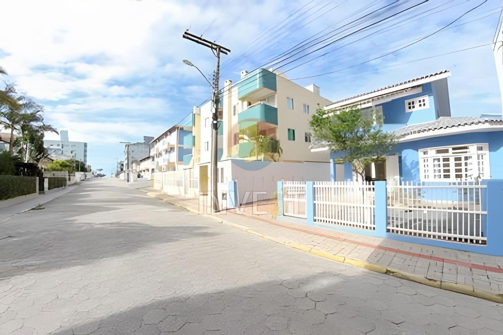 Casa com 04 suítes