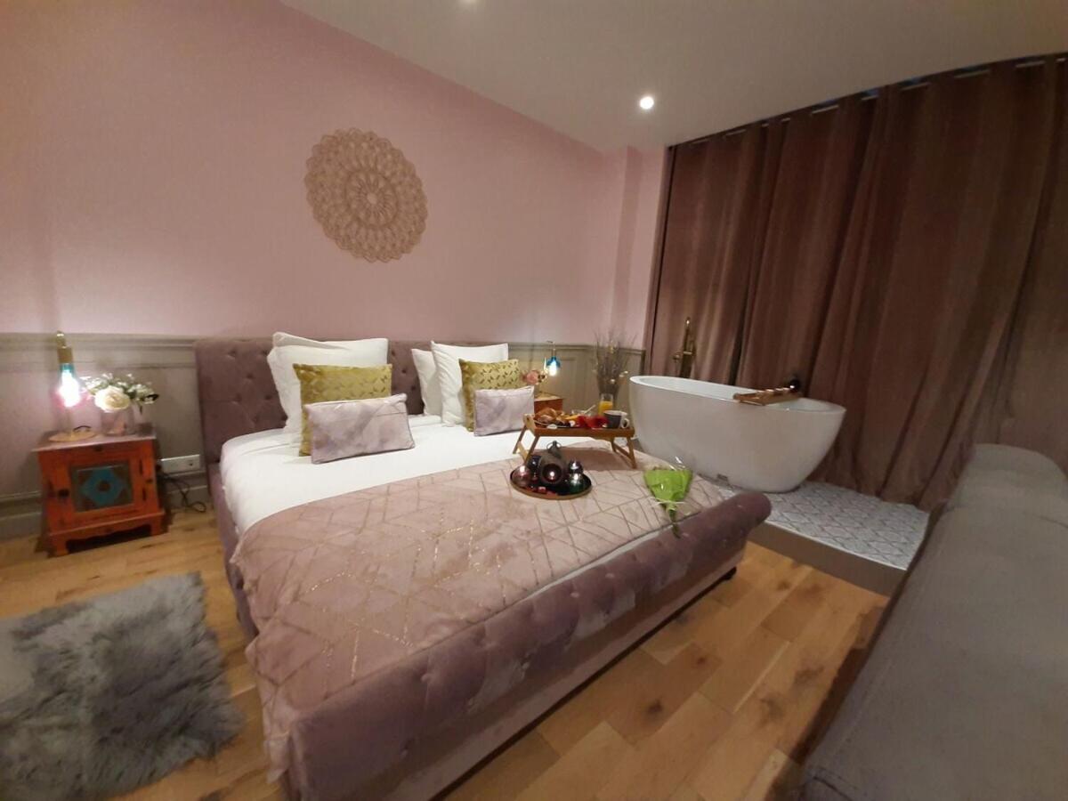 Luxury Suite Paris Republique