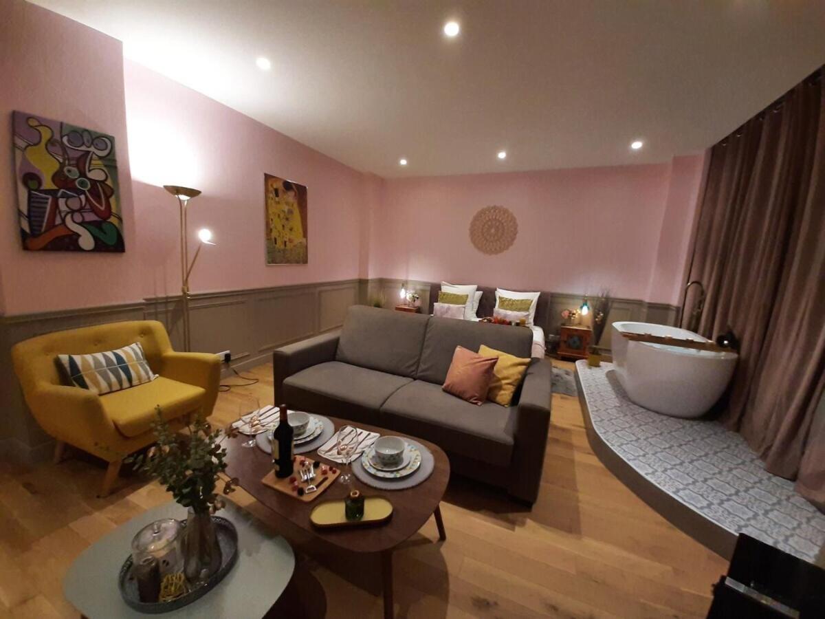 Luxury Suite Paris Republique