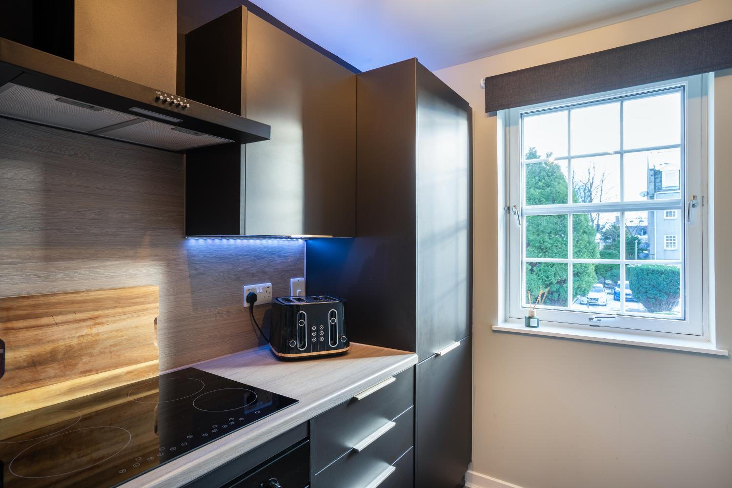 Central-1Bed Flat view 3