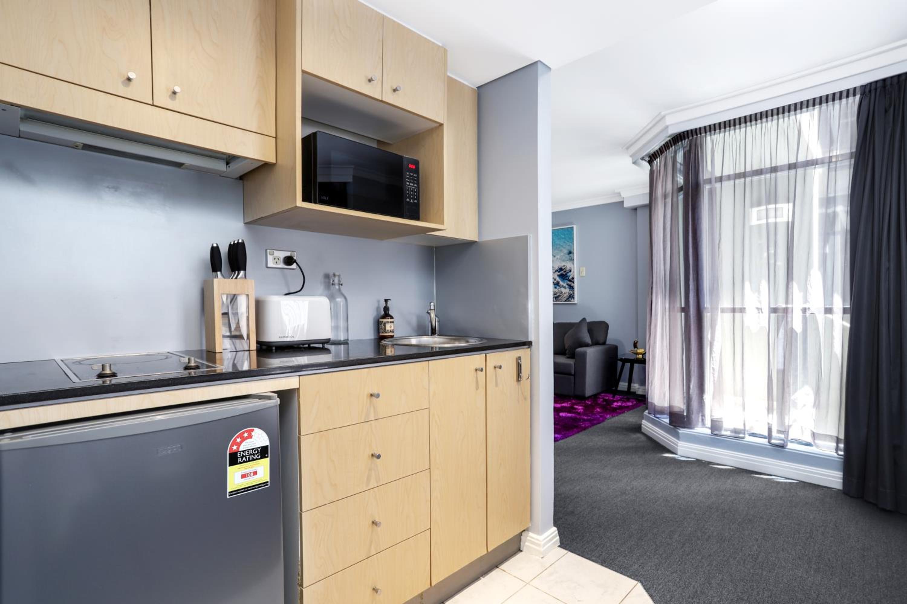 LuxLiving Sydney CBD 2 BEDs Luxury Modern Apartment