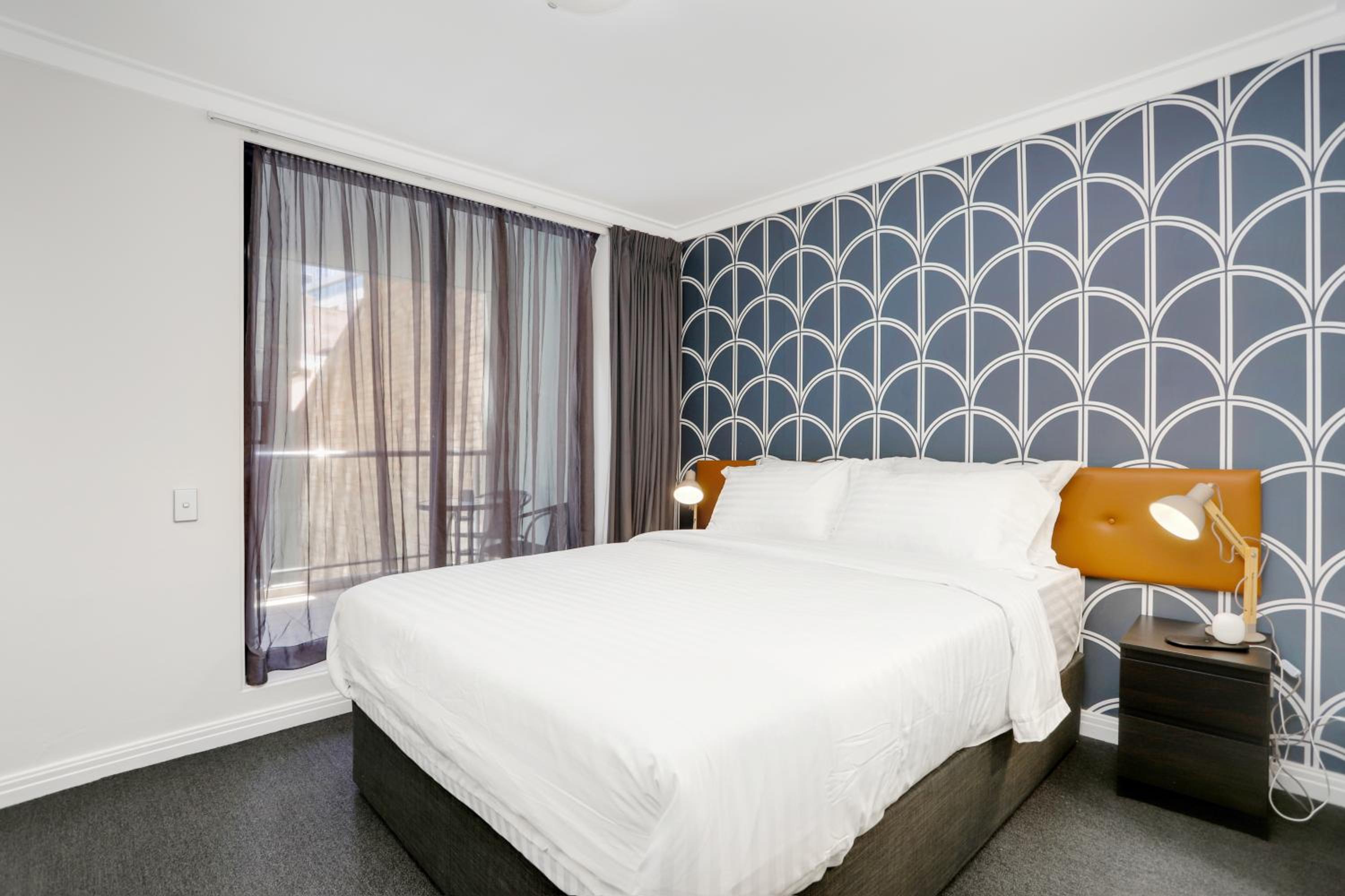 LuxLiving Sydney CBD 2 BEDs Luxury Modern Apartment