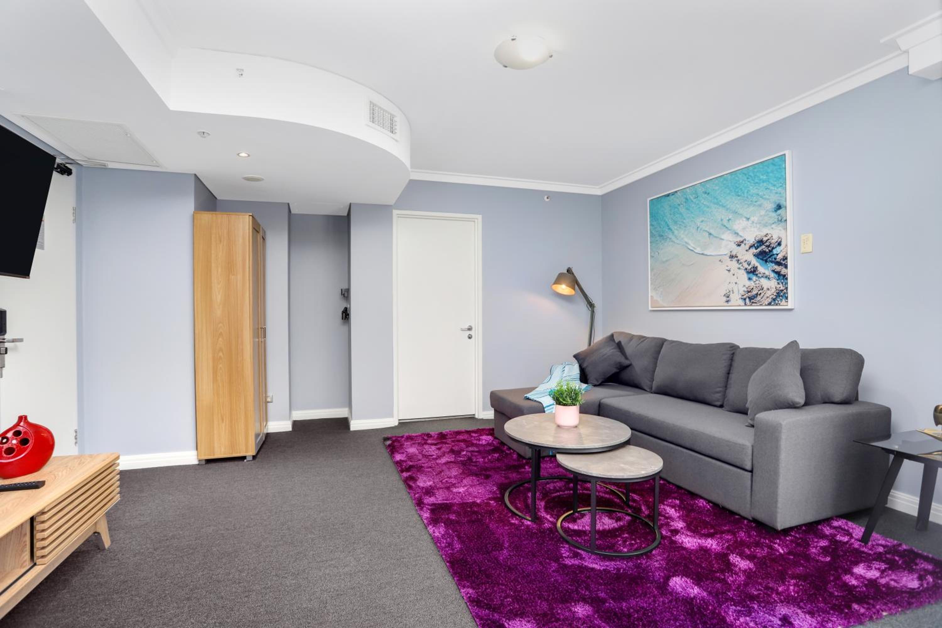 LuxLiving Sydney CBD 2 BEDs Luxury Modern Apartment