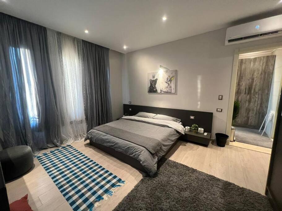 Luxury 1BR with Garden
