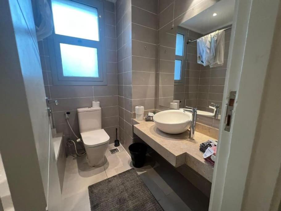 Luxury 1BR with Garden
