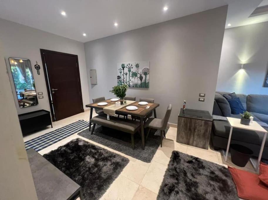 Luxury 1BR with Garden