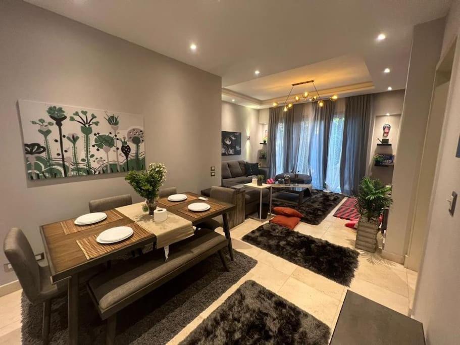 Luxury 1BR with Garden