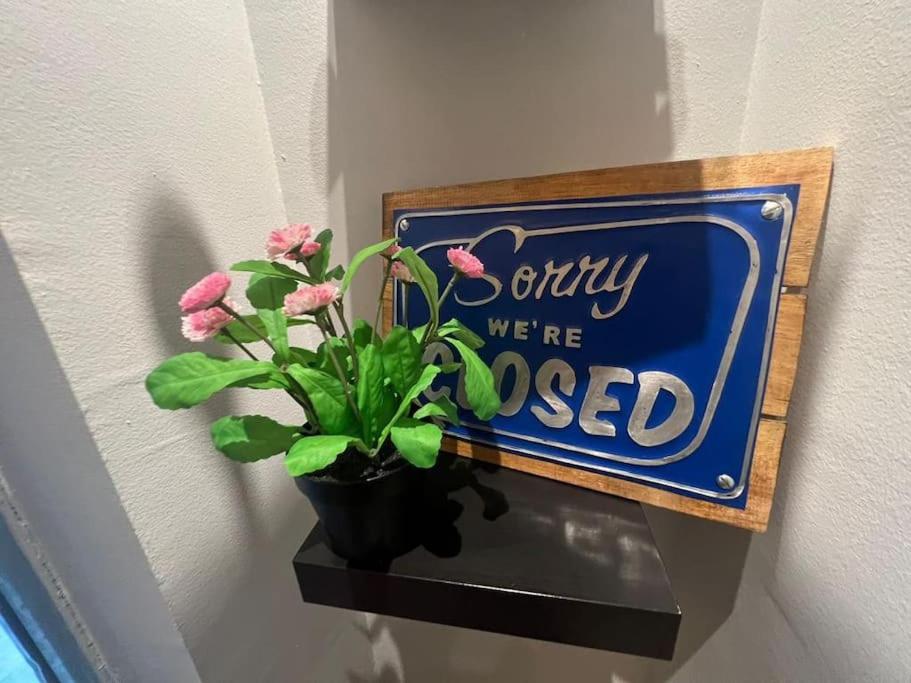 Luxury 1BR with Garden