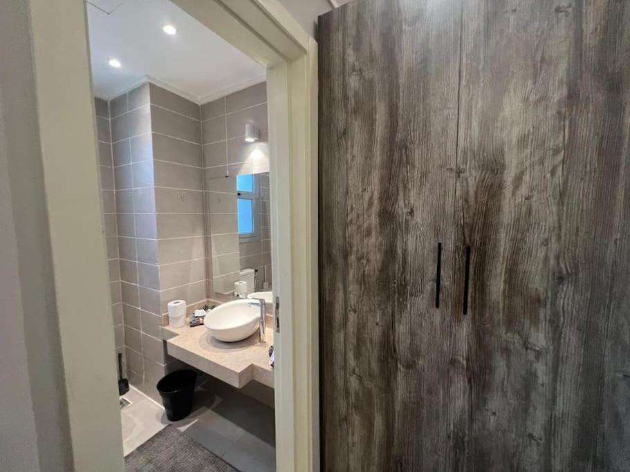 Luxury 1BR with Garden