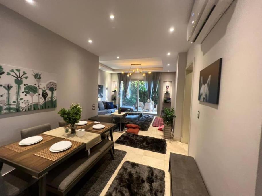 Luxury 1BR with Garden