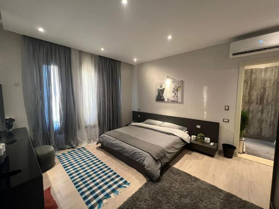 Luxury 1BR with Garden