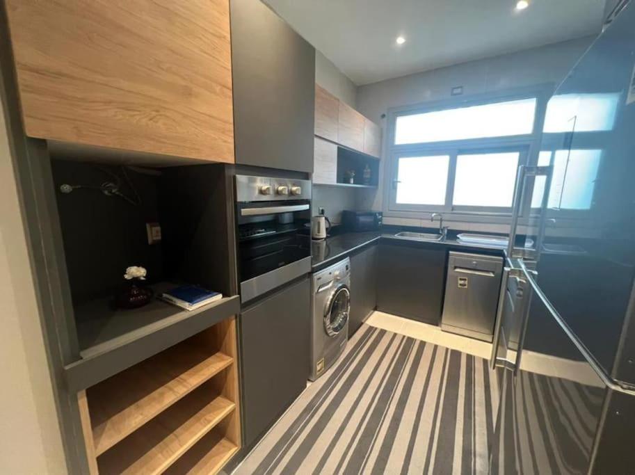 Luxury 1BR with Garden