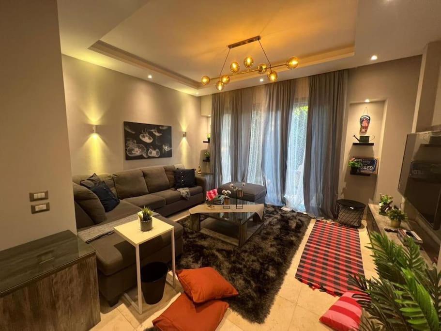 Luxury 1BR with Garden