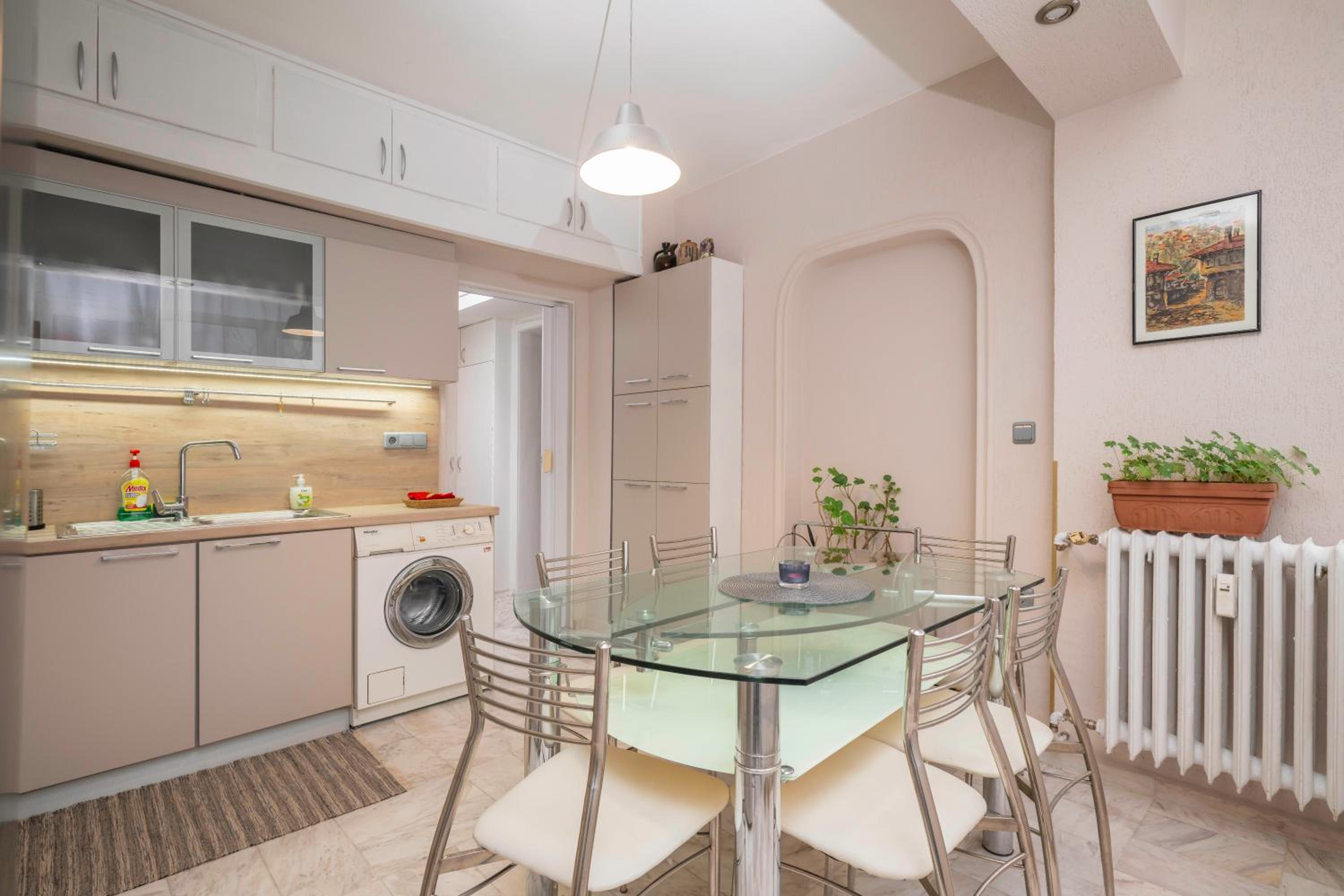 Cozy Apartment near Vitosha Street by Flat Mаnager