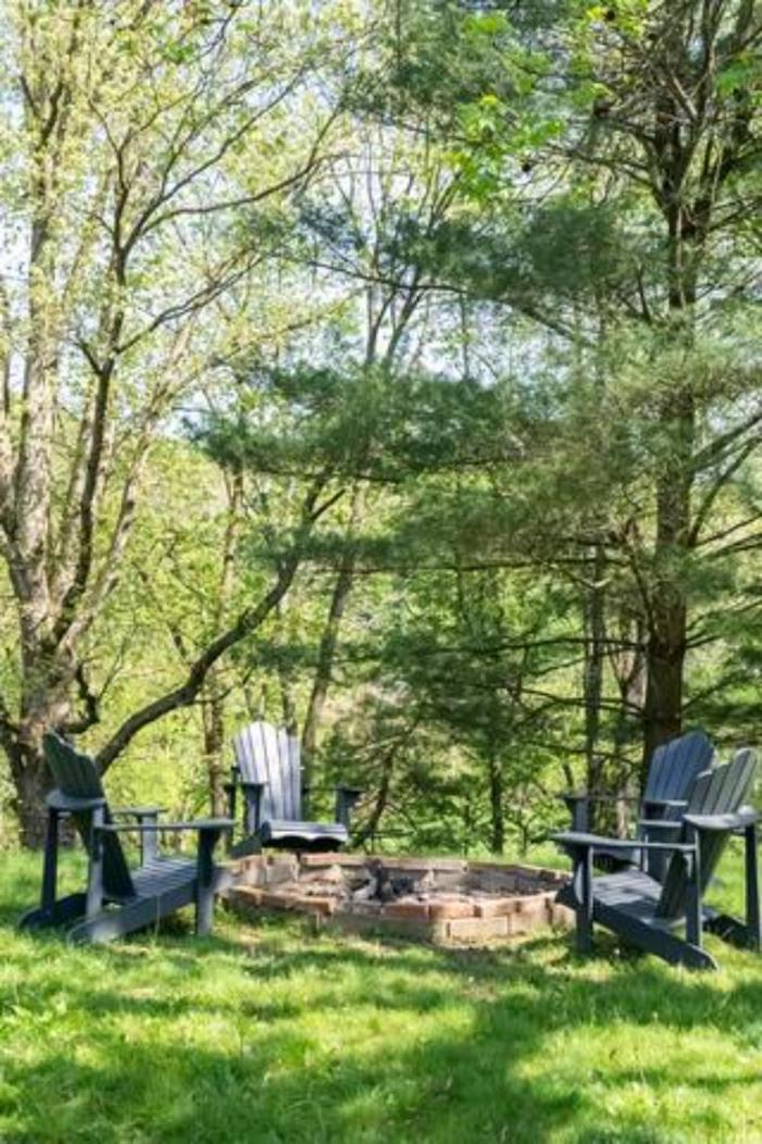 100 Acre Red Brick Ranch Hocking Hills Cabin Hot Tub 12 view 5