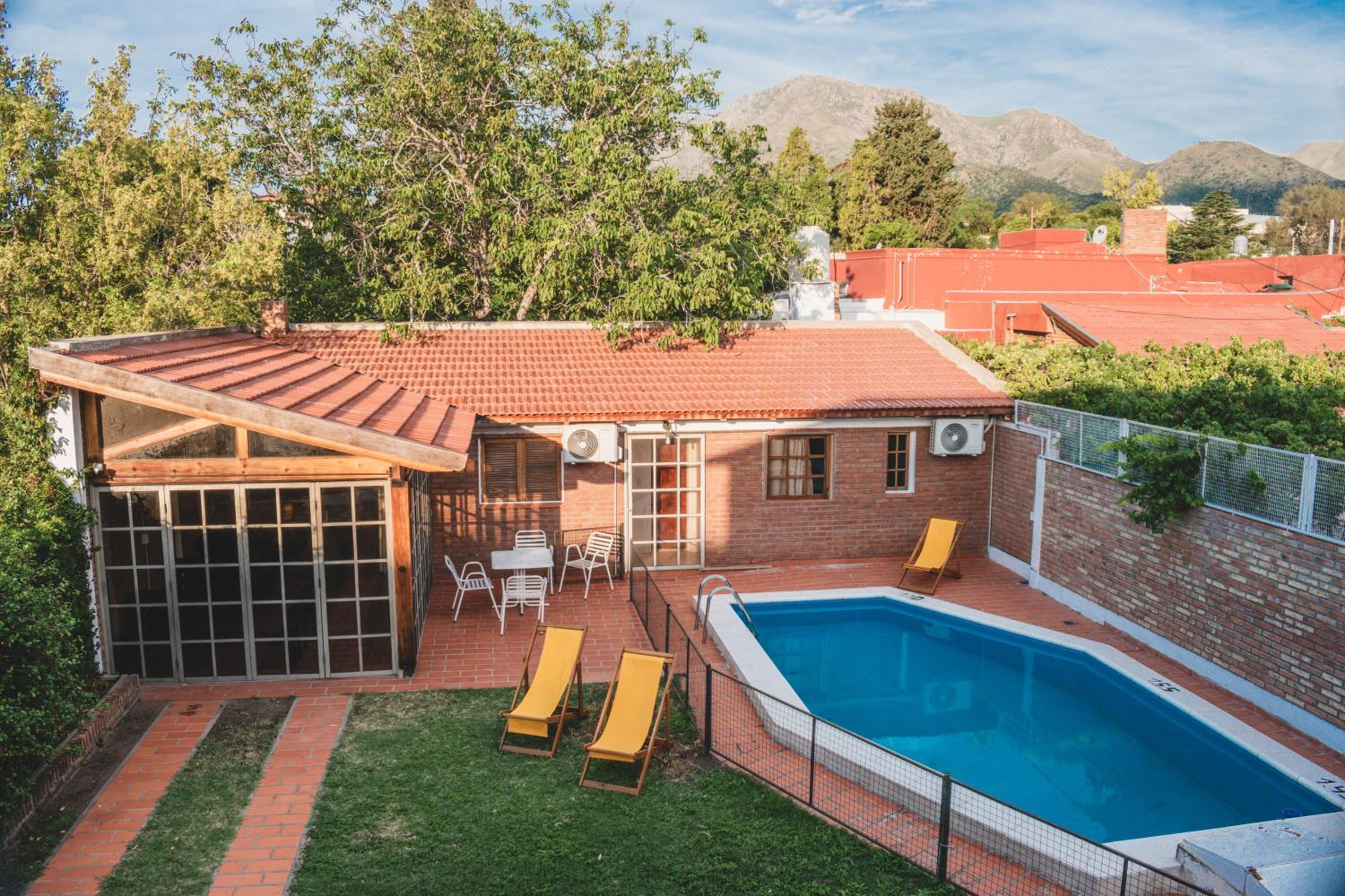 Falucho Hostel