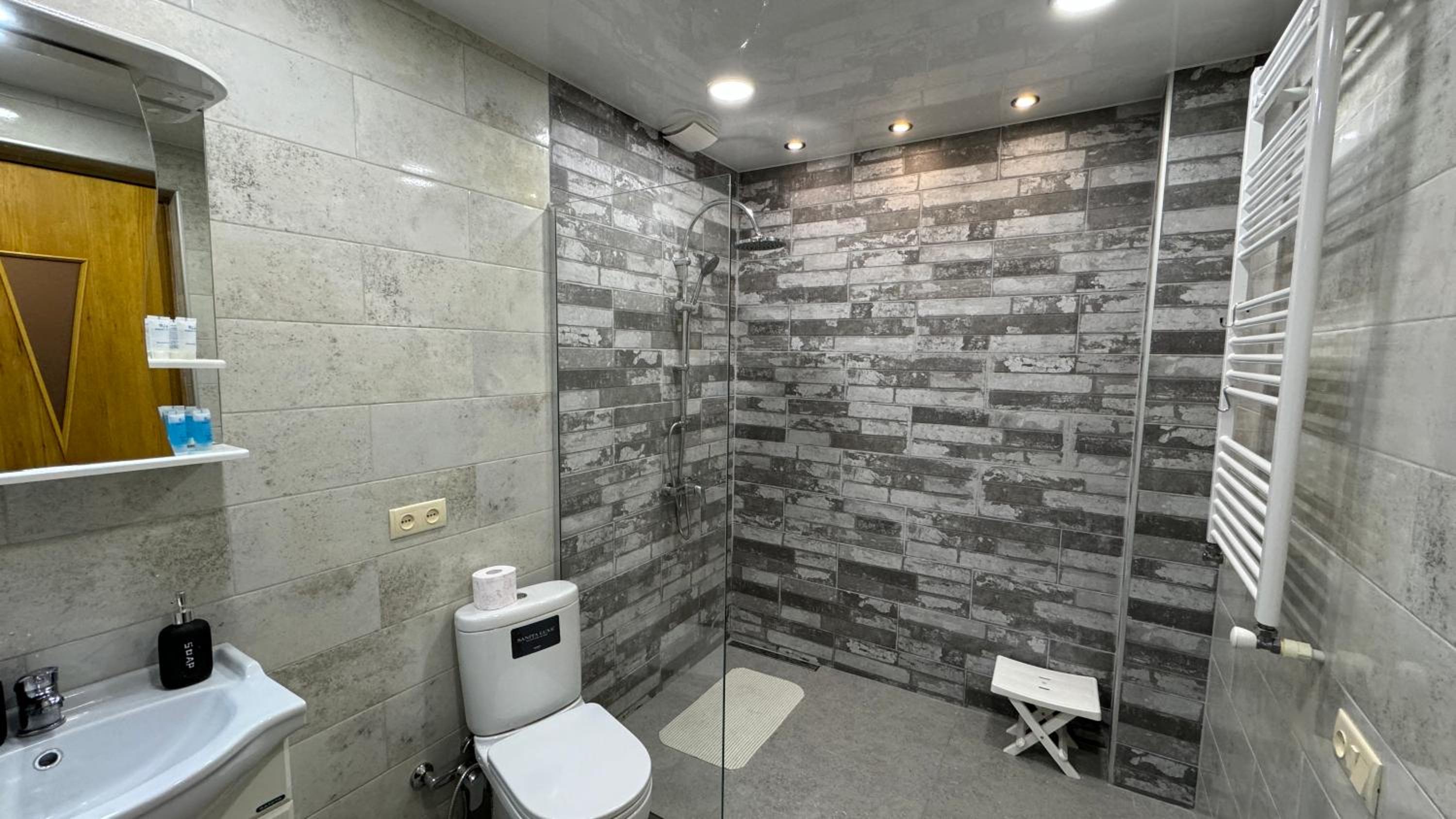 Photo 10