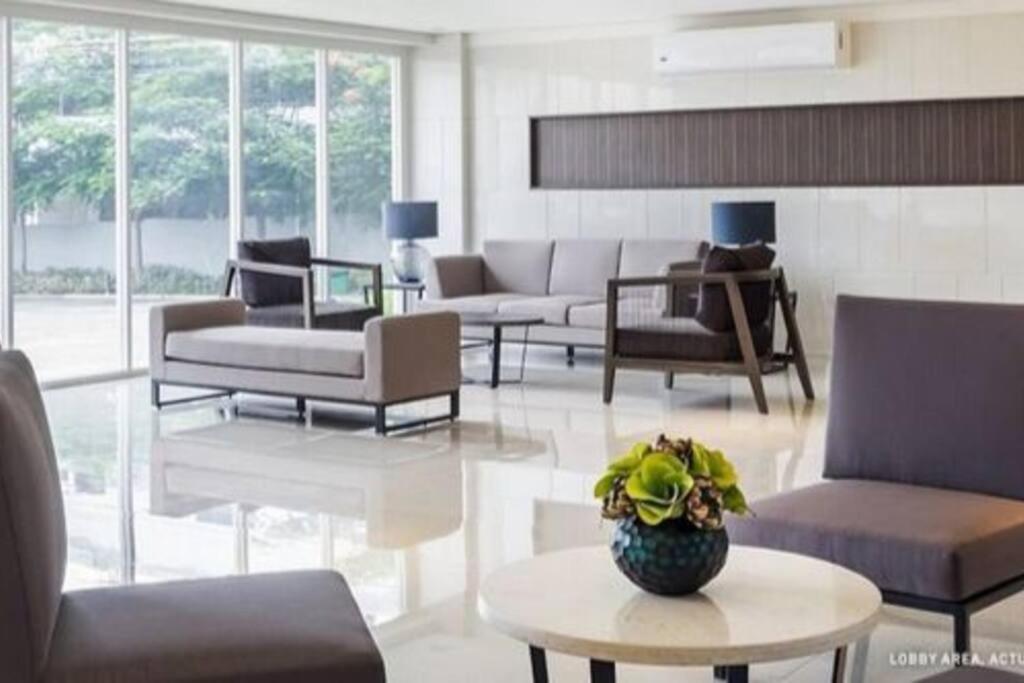 A's Staycation -Trees Residences