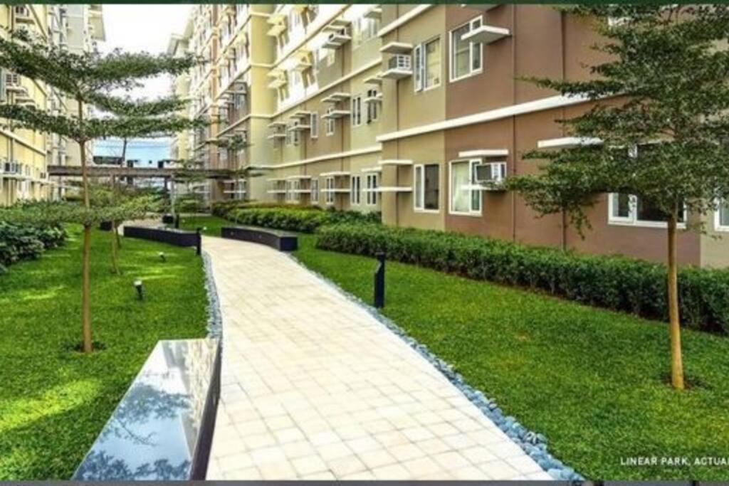 A's Staycation -Trees Residences