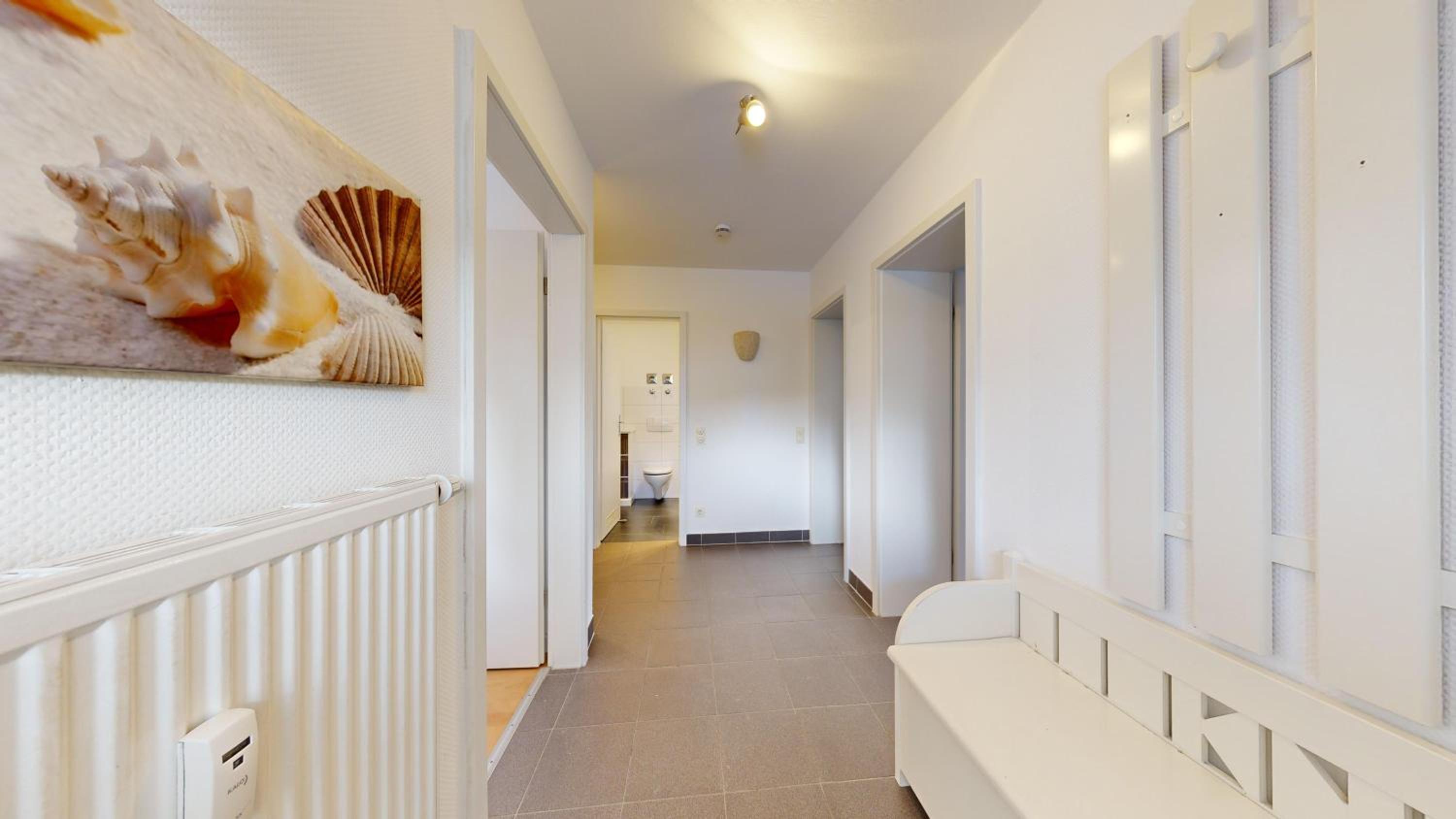 Villa Strandblick in Binz, FeWo direkt am Strand mit Balkon und seitlichem Meerblick