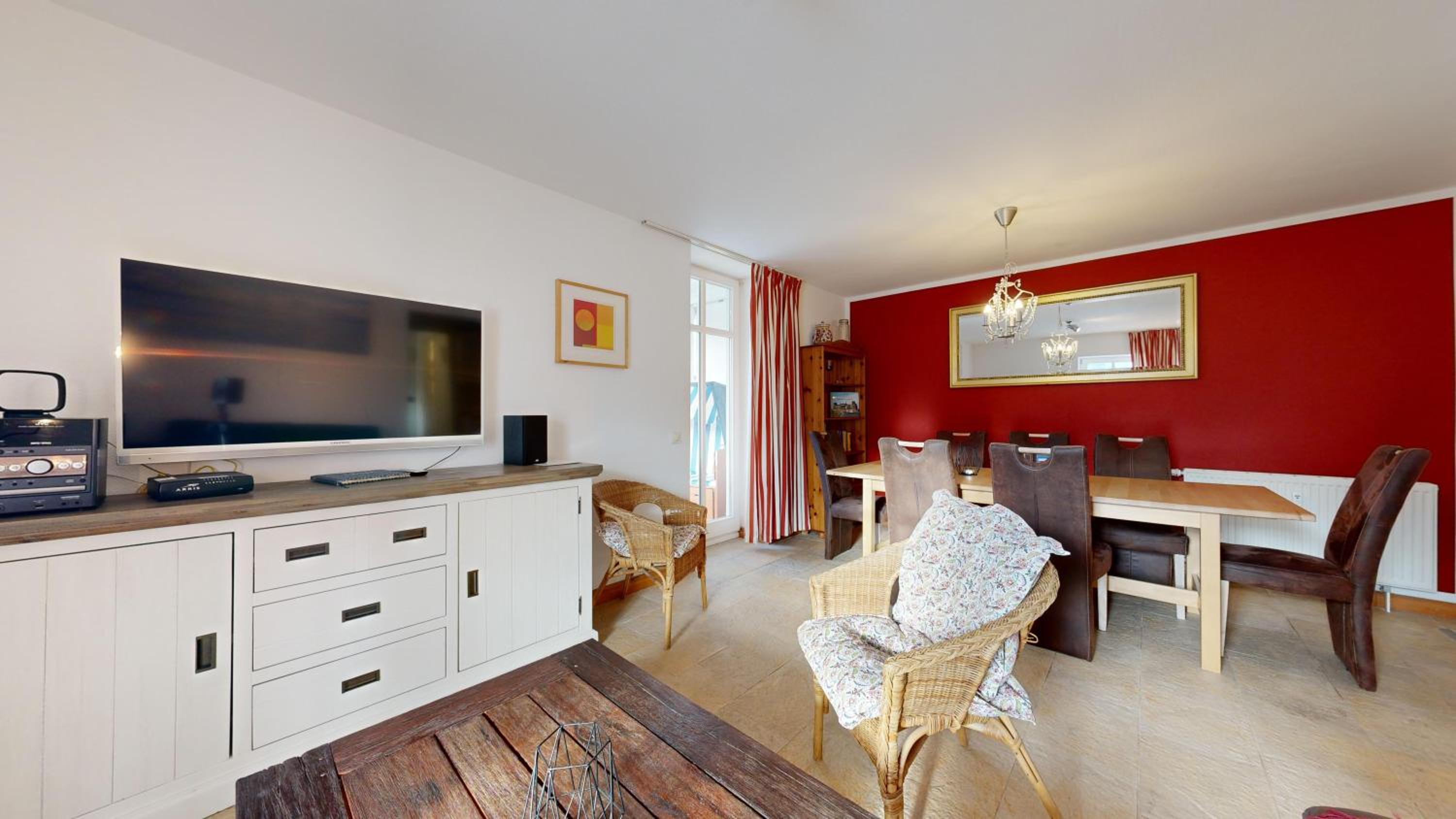 Villa Strandblick in Binz, FeWo direkt am Strand mit Balkon und seitlichem Meerblick