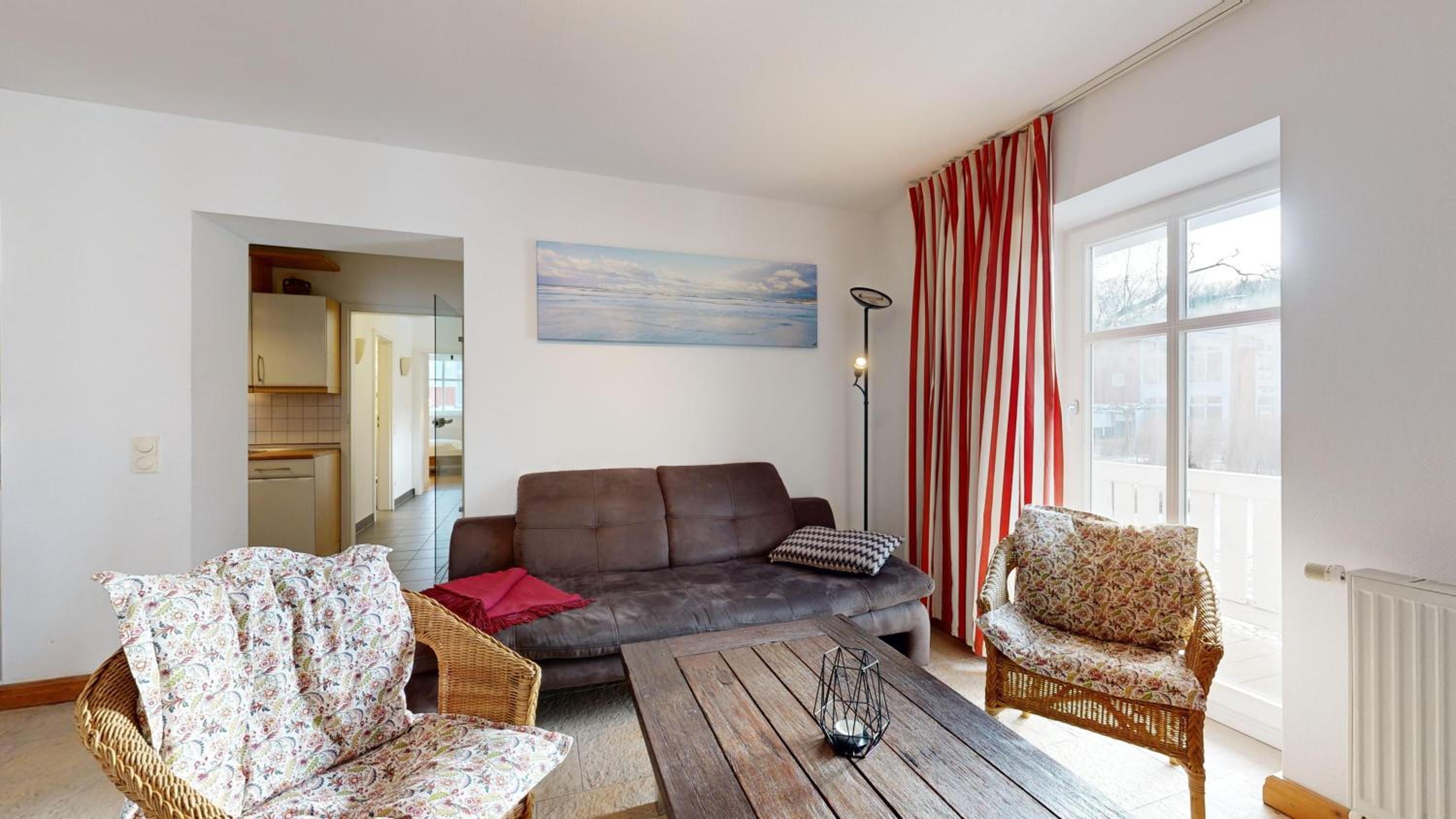 Villa Strandblick in Binz, FeWo direkt am Strand mit Balkon und seitlichem Meerblick