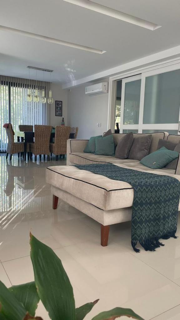 CASA IDEAL FAMILIA EN RUMENCÓ