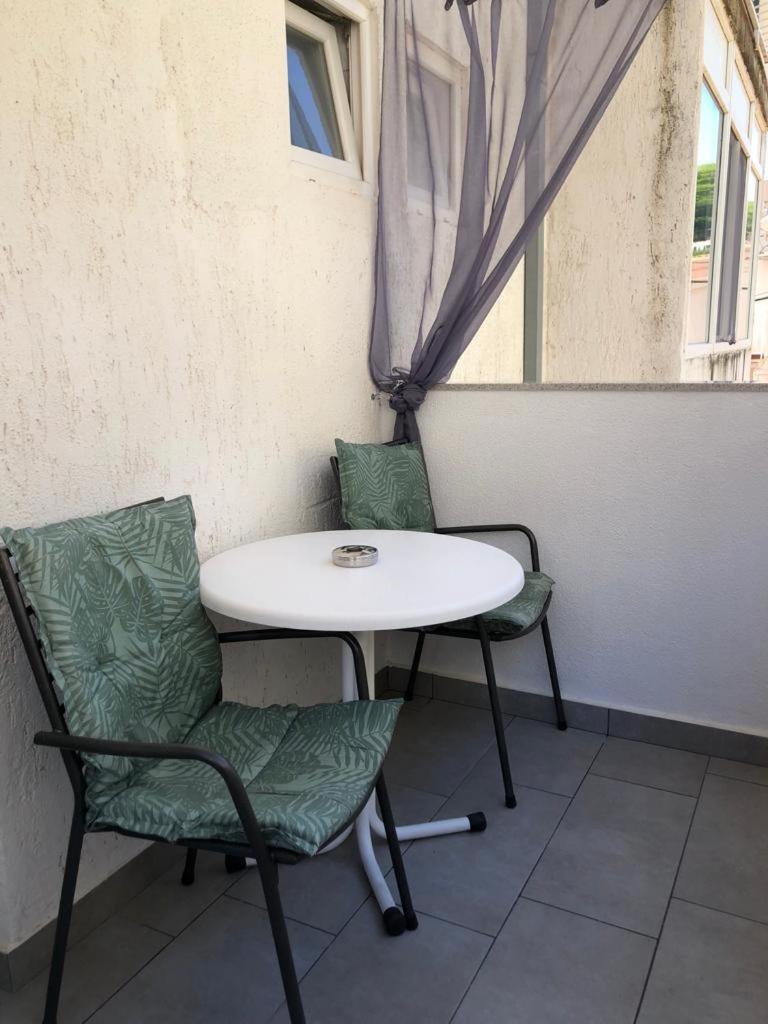 Apartments Mimi Omis