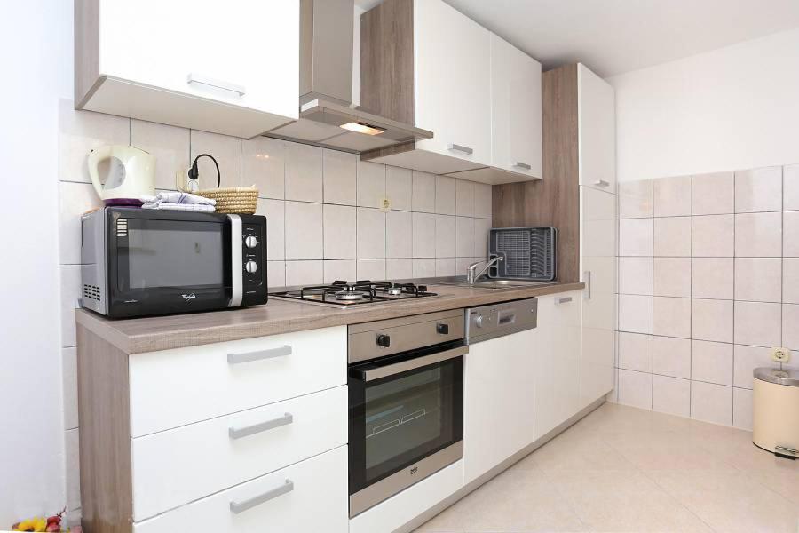 Apartments Mimi Omis