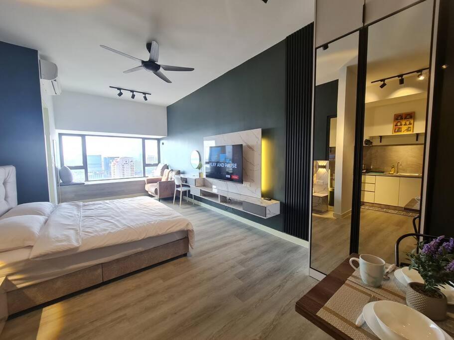 Emerald Prestige Suite MelakaTown Seaview Cityview FREE PARKING NETFLIX photo 5