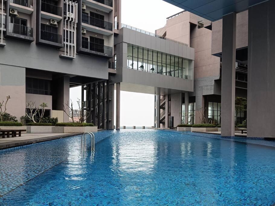 Emerald Prestige Suite MelakaTown Seaview Cityview FREE PARKING NETFLIX photo 4