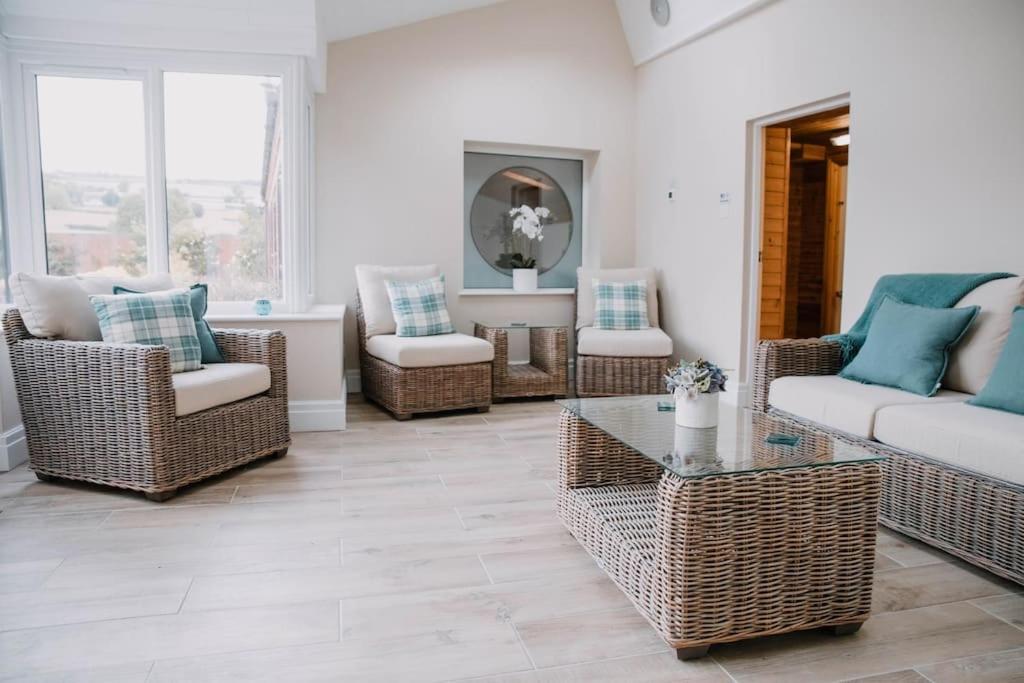Vast, Elegant Home with Indoor Pool & Sauna near Popular Golf Course