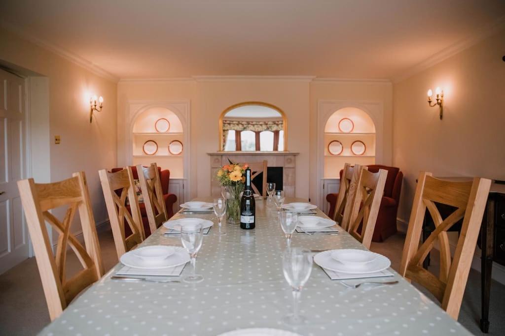 Vast, Elegant Home with Indoor Pool & Sauna near Popular Golf Course