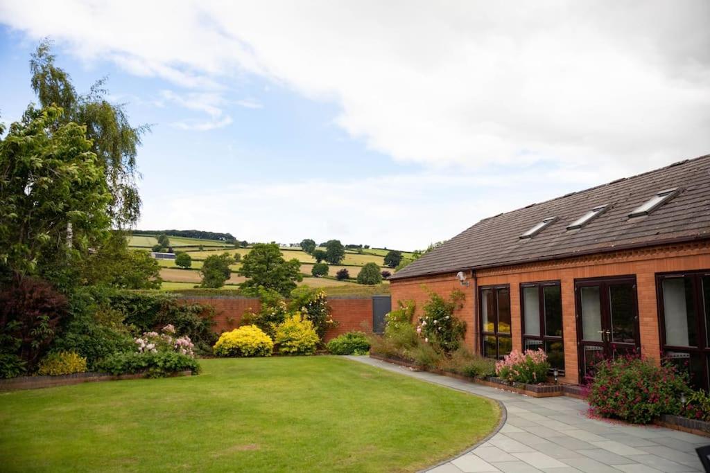 Vast, Elegant Home with Indoor Pool & Sauna near Popular Golf Course