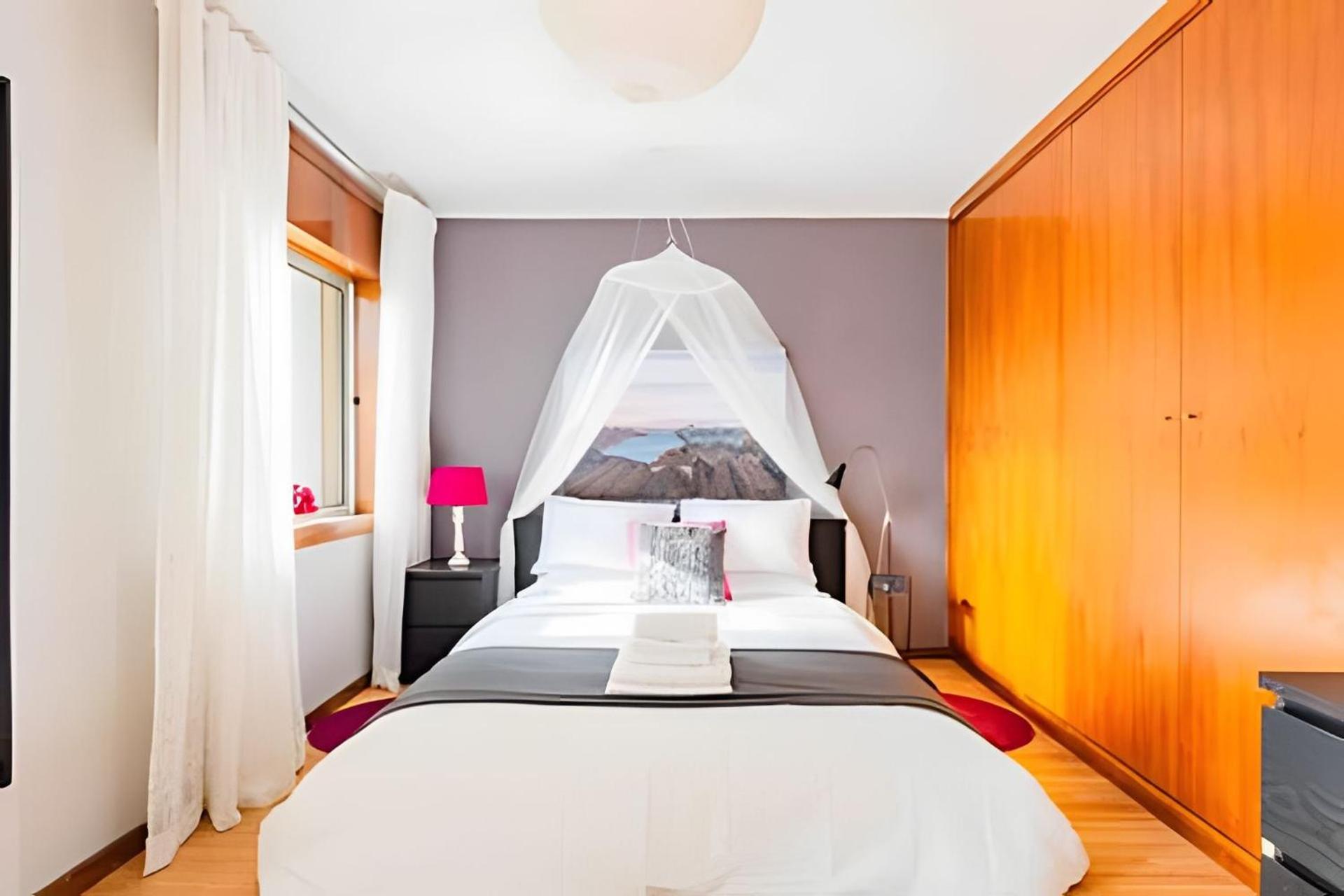 Stunning View Apartament by BnbHost view 3