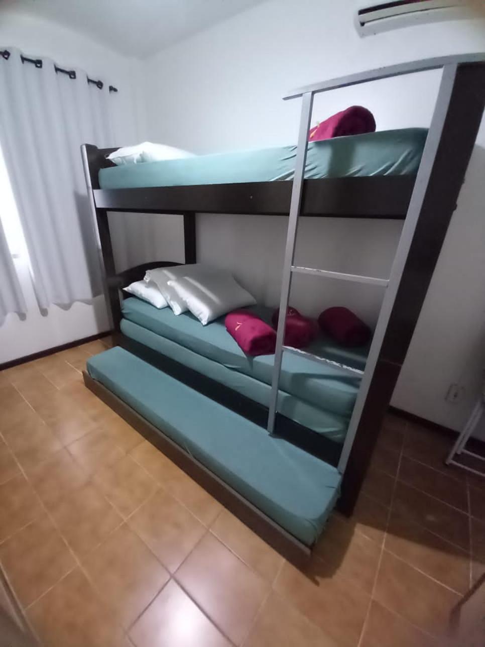 Apartamento em Bombinhas - 1 QUADRA DA PRAIA, CENTRO.