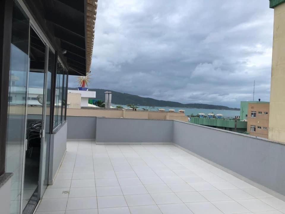 Apartamento em Bombinhas - 1 QUADRA DA PRAIA, CENTRO.