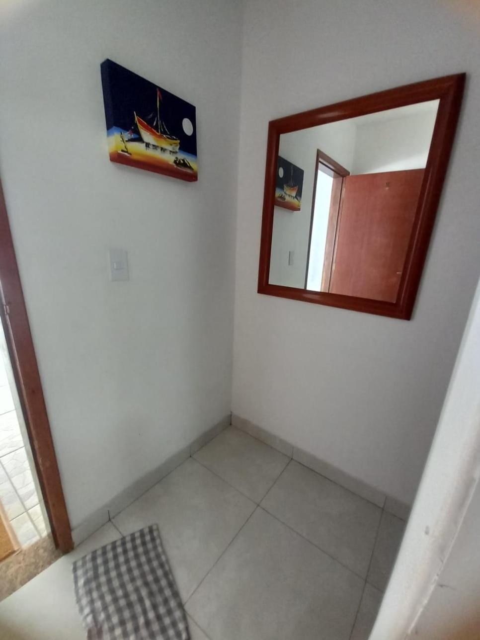 Apartamento em Bombinhas - 1 QUADRA DA PRAIA, CENTRO.