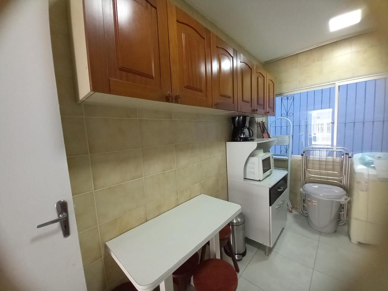 Apartamento em Bombinhas - 1 QUADRA DA PRAIA, CENTRO.
