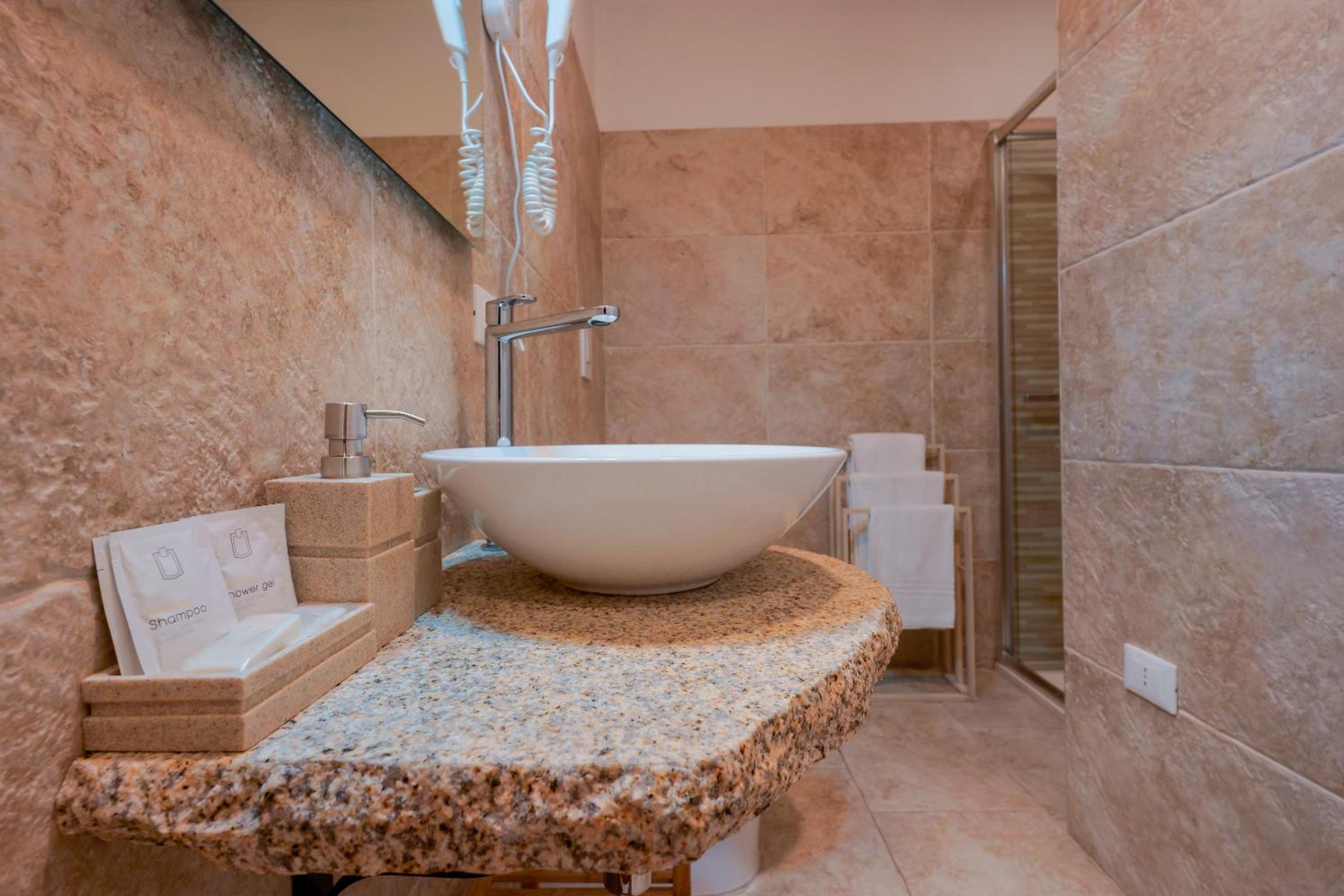 Baco Rooms en Cagliari — bathroom