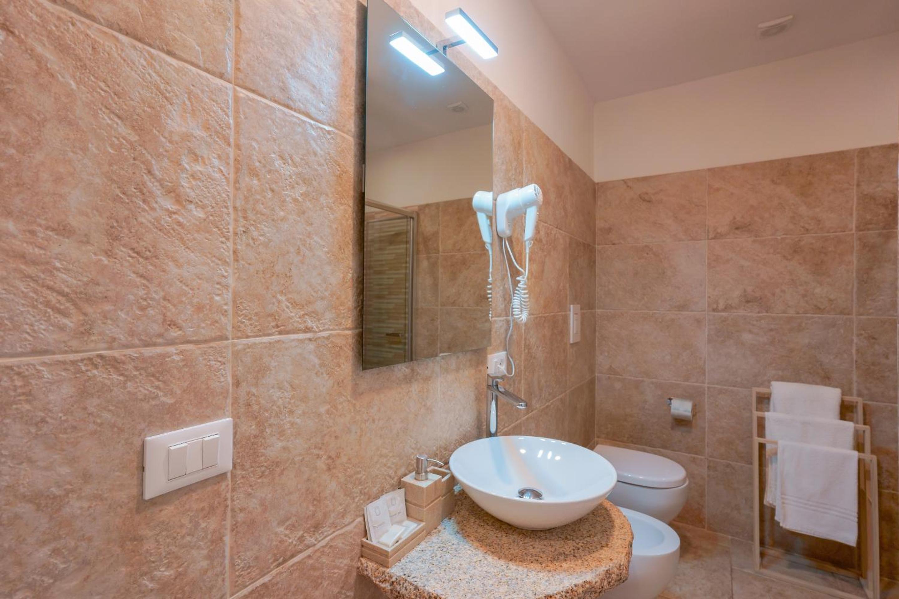 Baco Rooms en Cagliari — bathroom