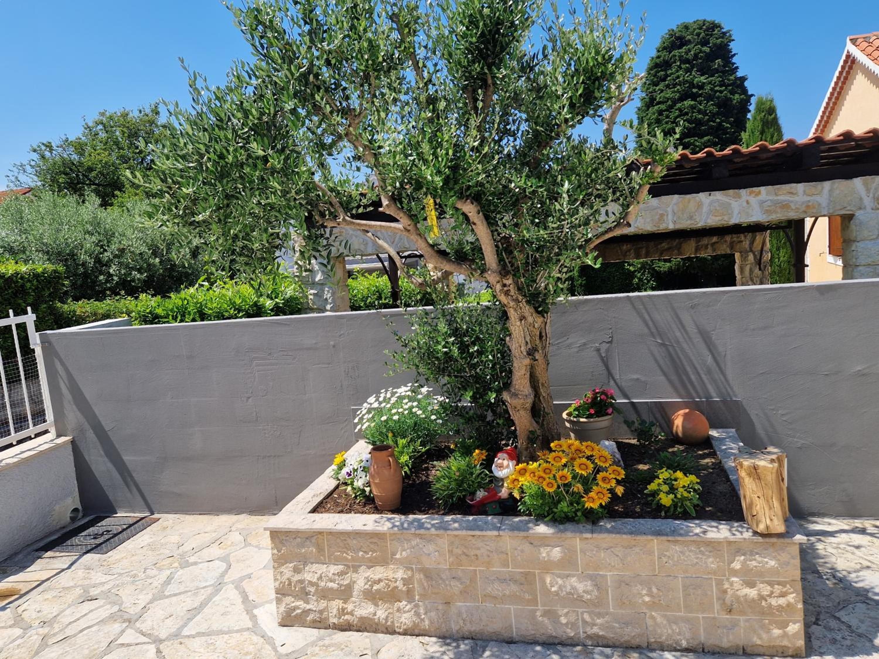 Cosy villa near the beach view 4
