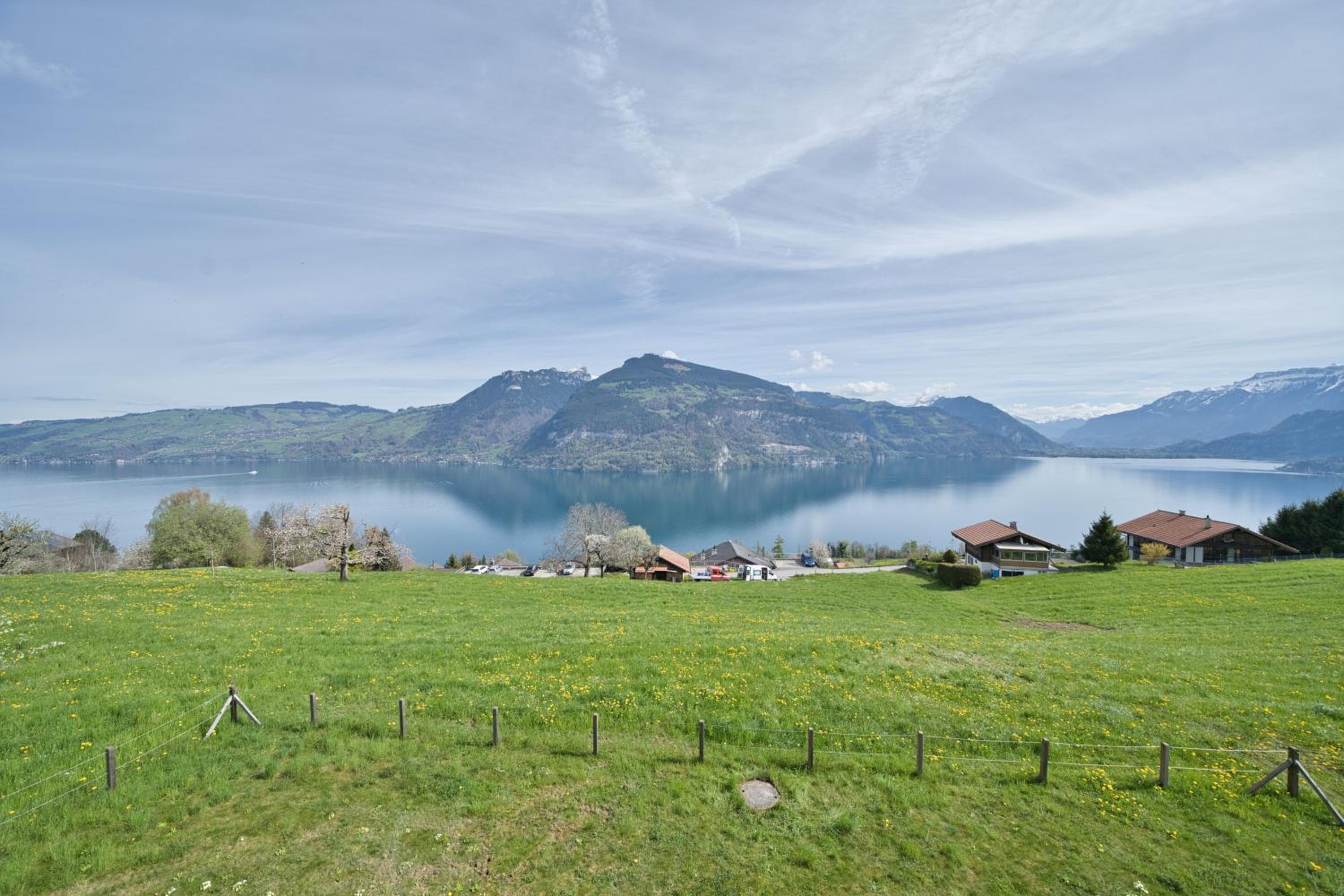 Dreamview Retreat - Breathtaking Lake Views