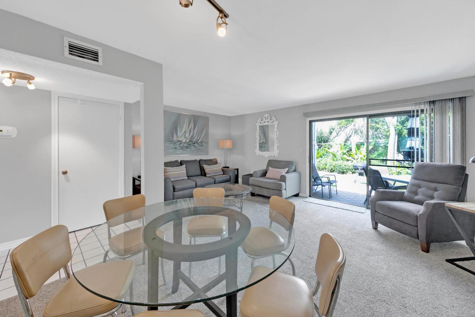 Southbay by the Gulf 119 only Steps from the Beach a 3 Bedroom Townhome in Destin