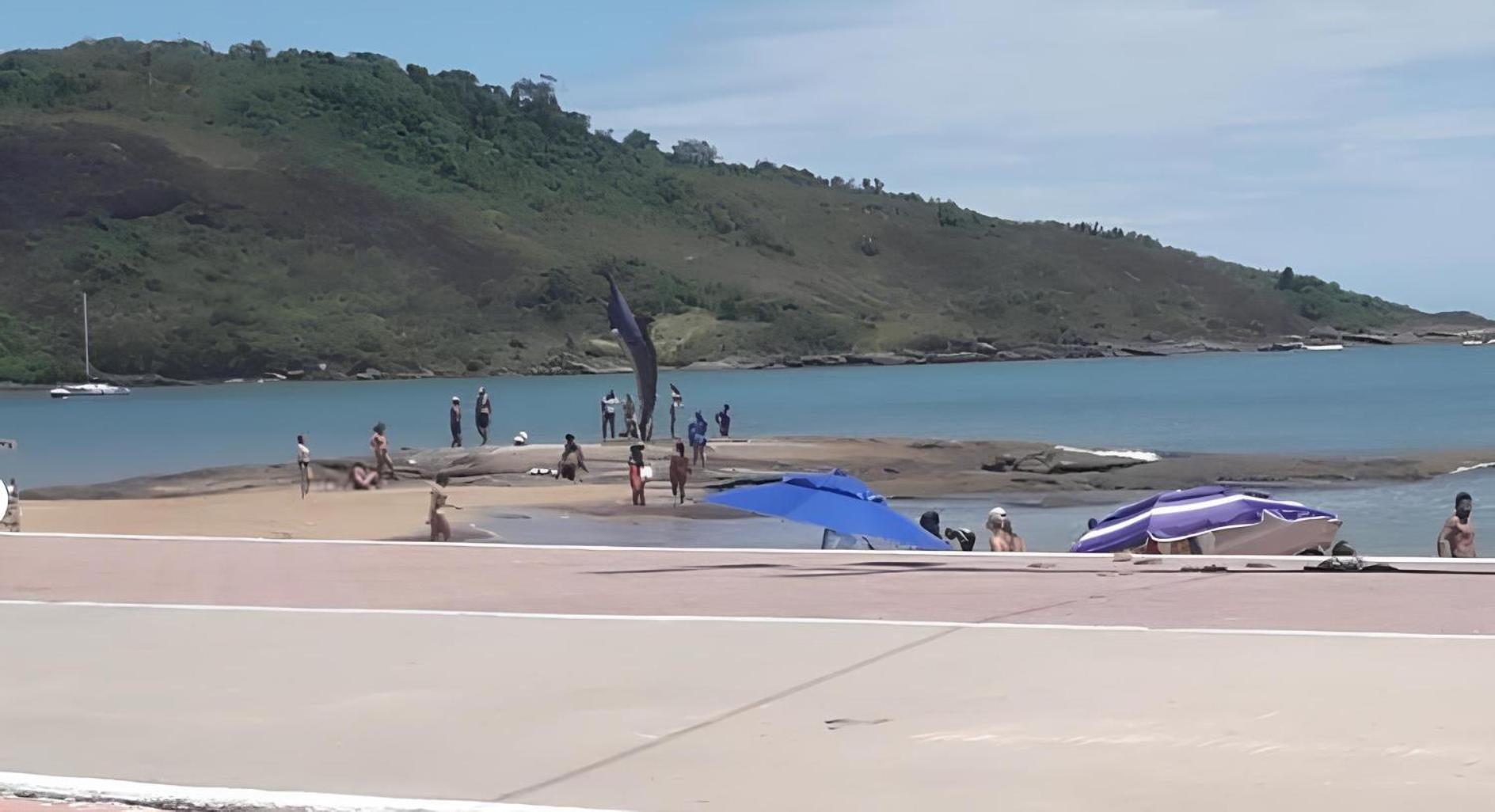 Apartamento de temporada bem localizado na Praia do Morro - Guarapari