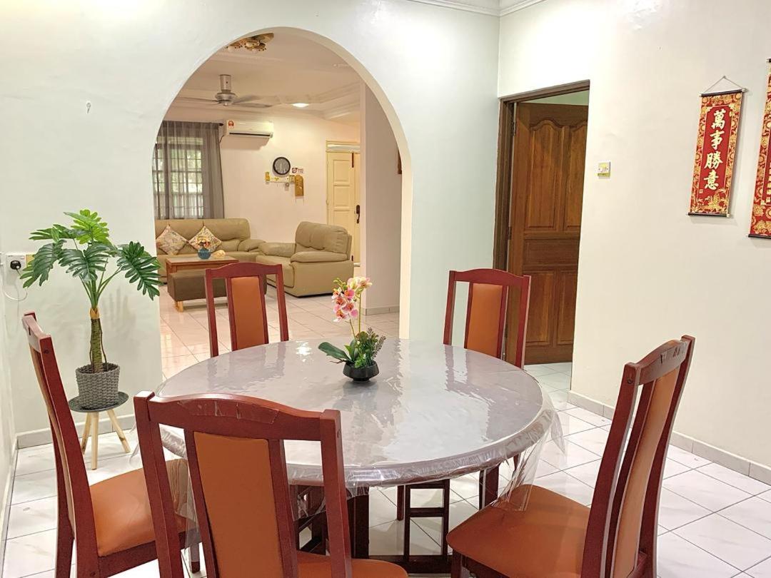 Cozy Modern Classic Home in Ipoh photo 8