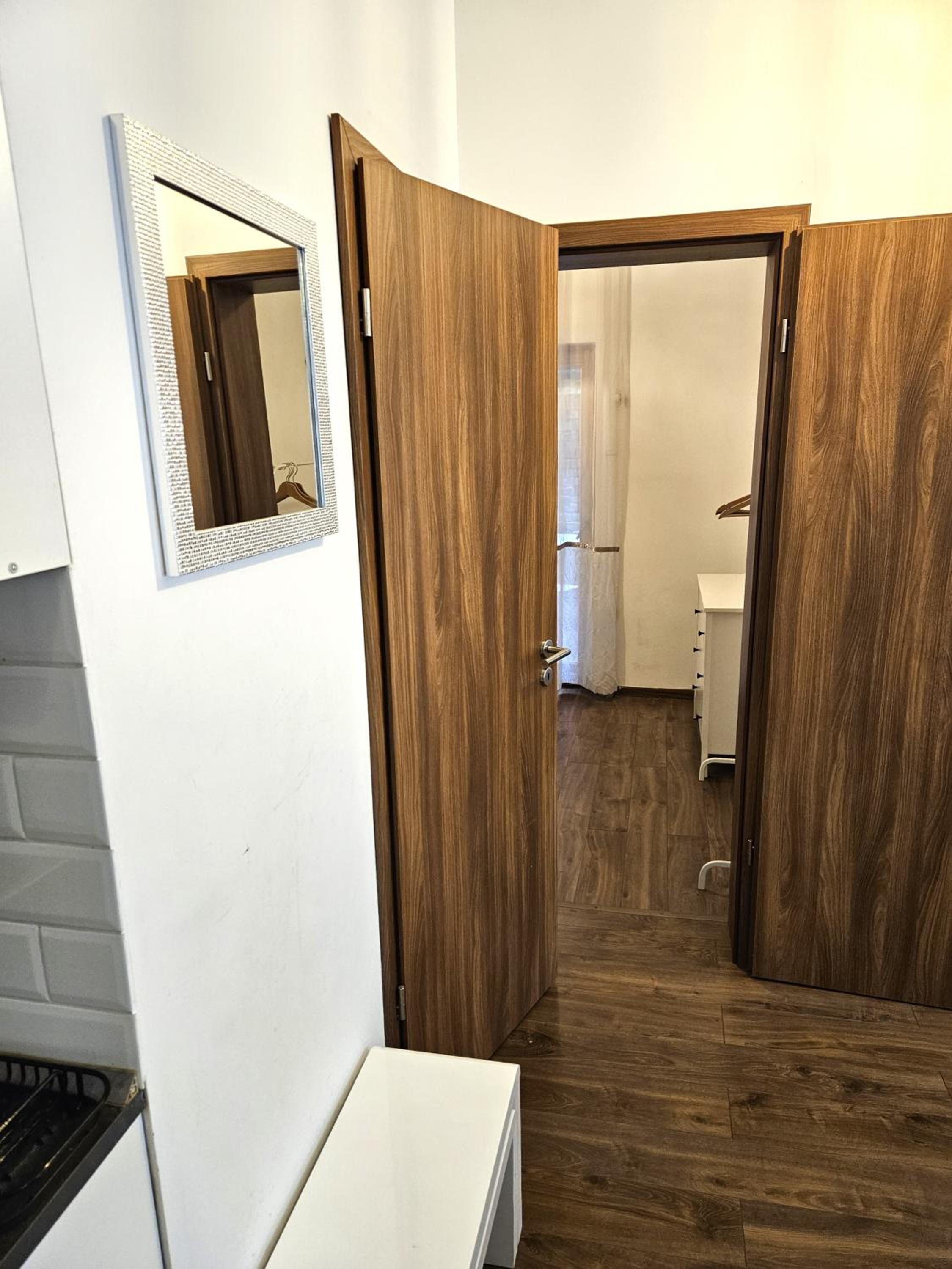 Modern 2 Bedrooms Flat in the Center view 3